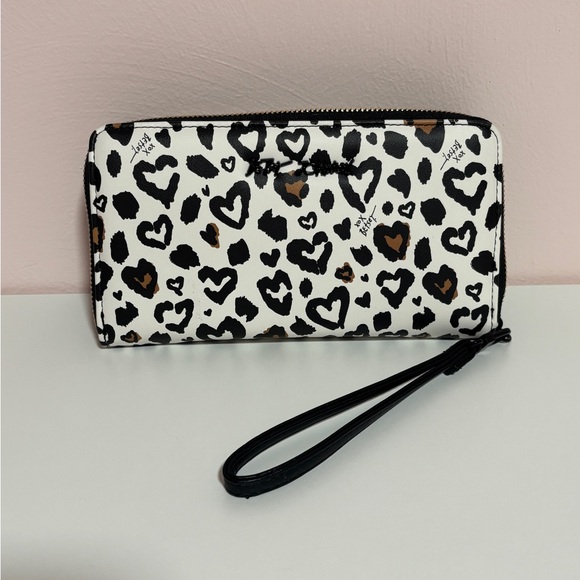 Betsey Johnson Handbags - Betsey Johnson heart leopard print wallet wristlet